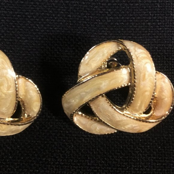 Swirl Brooch and Earrings - Picture 2 of 2